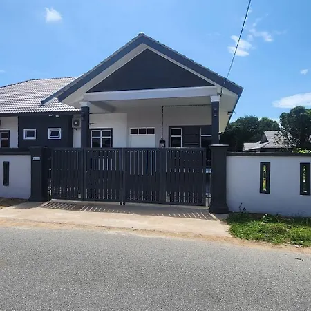Homestay Irdina Adryana Free Wifi Kuala Terengganu Exterior photo