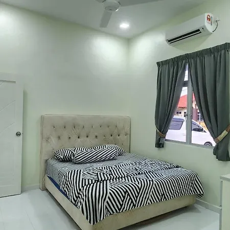 Homestay Irdina Adryana Free Wifi Kuala Terengganu Exterior photo